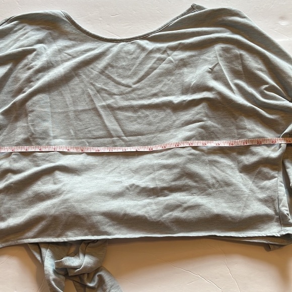 Shein- open tie back, light blue size large. 95% polyester, 5% spandex. - Picture 5 of 6